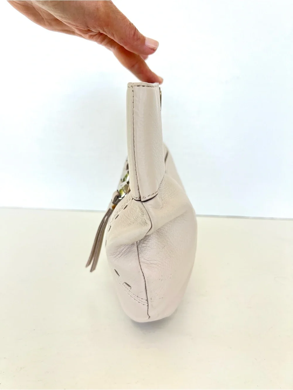 B. MAKOWSKY Cream Pebbled Leather Silver Hardware Evening Cocktail Bag Clutch